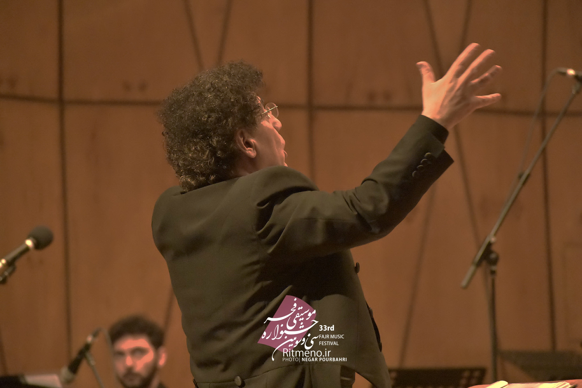 اجرای قطعات انقلابی توسط گروه کر ارکستر سمفونیک تهران