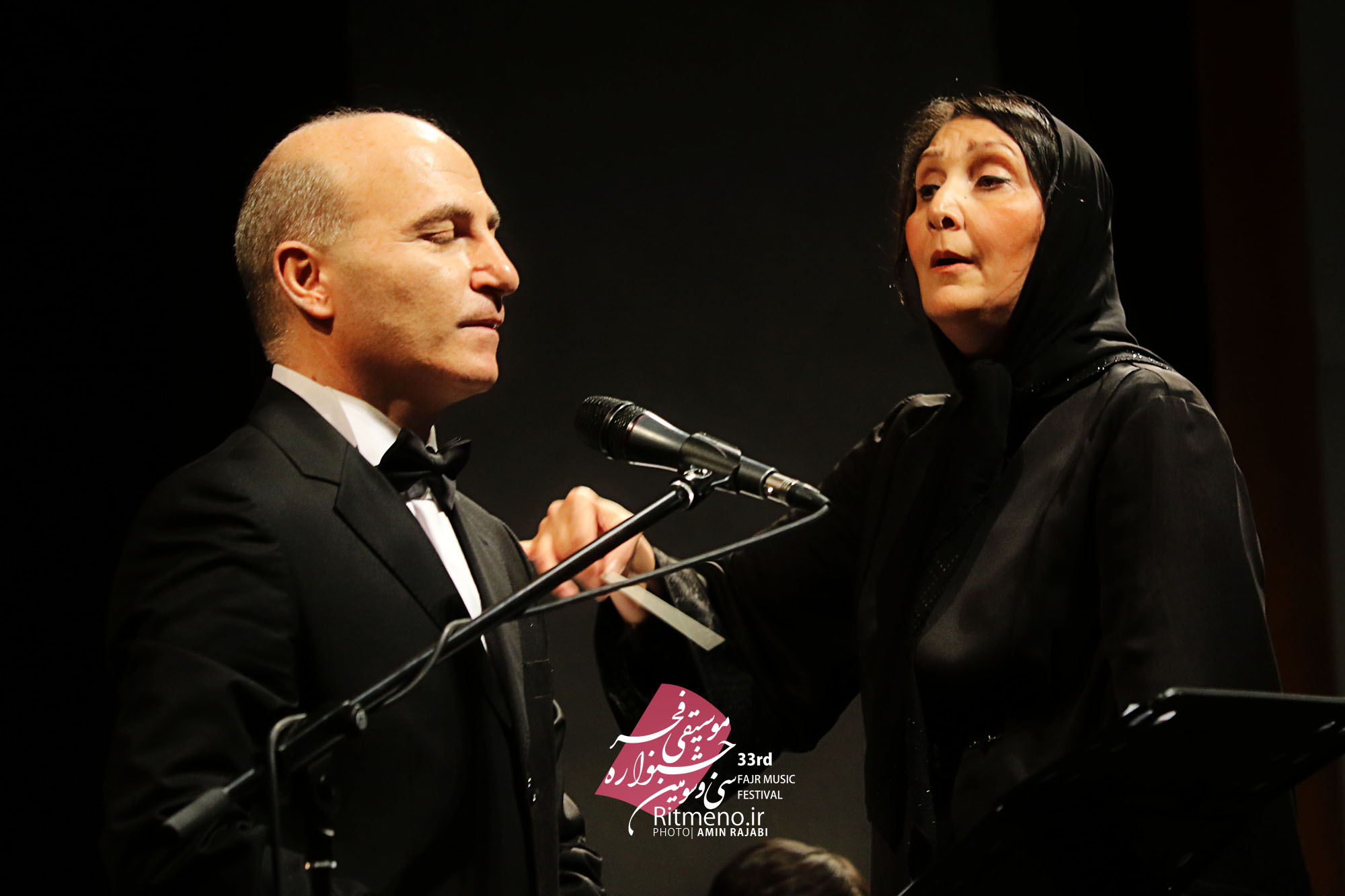 نخستین رهبر ارکستر زن ایران روی صحنه رفت