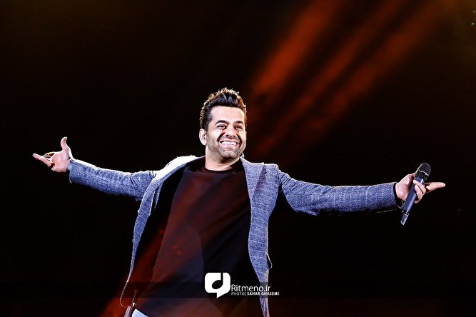 گزارش تصویری از اجرای رضا بهرام در سی و پنجمین جشنواره موسیقی فجر