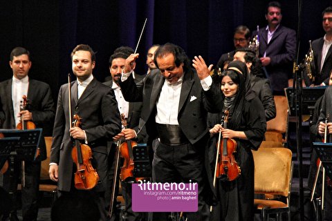 فصل هنری استانبول با حضور رهبر ایرانی کنسرت افتتاح شد